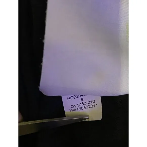 JORDAN Holiday Plaid Black T-Shirt Nike Sz Small DV1433-010 - Picture 7 of 7